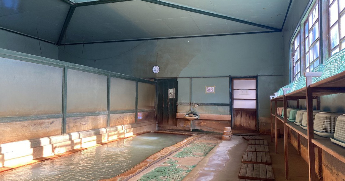 加賀井温泉 一陽館：男湯 朝日
